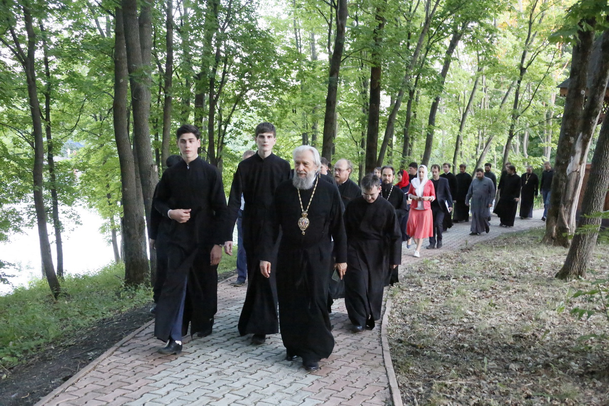 Служение трех архиереев в Свято-Предтеченском храме при Саранской Духовной Семинарии